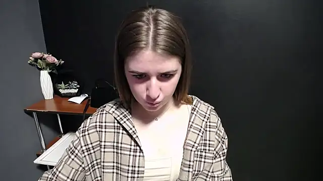 Sunny siren online show from March 28, 1:43 pm