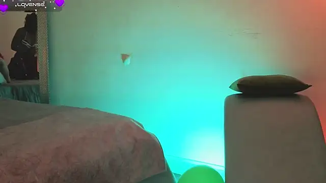 fransheskarossi online show from April 6, 12:06 pm