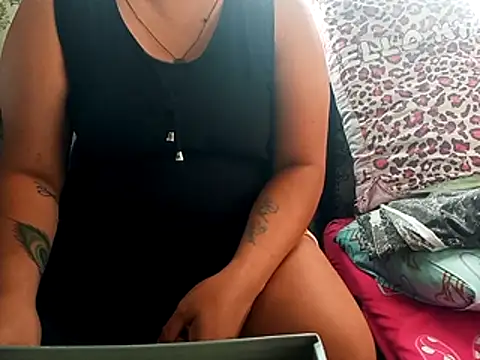 Snapshot of queen_lovely69 chatting on June 30, 4:57 am queen lovely69 online show from June 30, 4:57 am