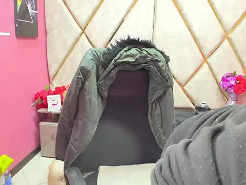 Snapshot of Sarah_Boobs_ chatting on February 3, 3:04 am Sarah Boobs online show from February 3, 3:04 am