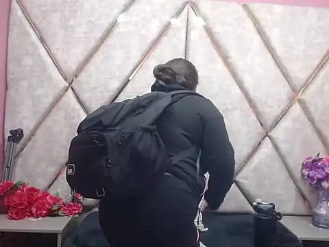 Snapshot of Sarah_Boobs_ chatting on February 19, 3:13 am Sarah Boobs online show from February 19, 3:13 am