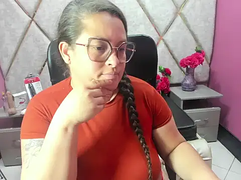 Sarah Boobs  online show from April 9, 6:19 am