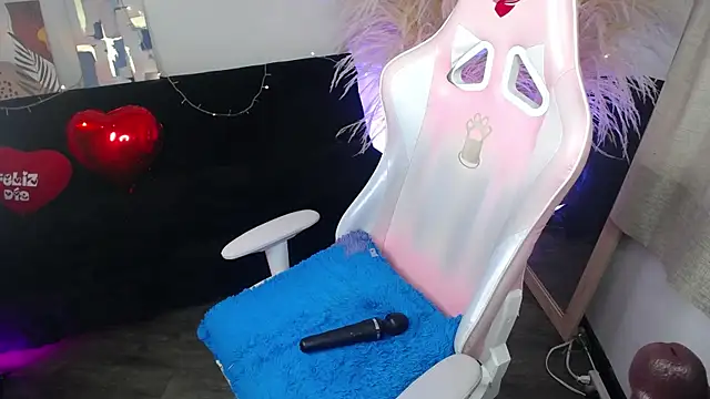 teylo80as online show from May 16, 12:15 pm