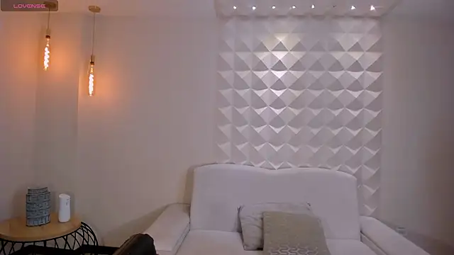 Snapshot of EmilyCarterX chatting on February 8, 11:24 am EmilyCarterX online show from February 8, 11:24 am