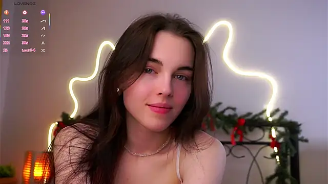 Snapshot of MirnaTellado chatting on February 15, 6:15 pm MirnaTellado online show from February 15, 6:15 pm