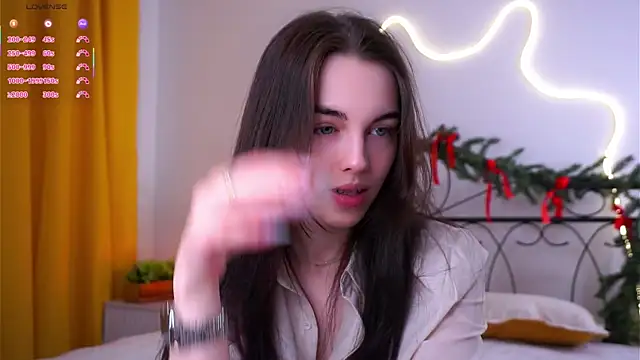 Snapshot of MirnaTellado chatting on February 19, 7:10 pm MirnaTellado online show from February 19, 7:10 pm