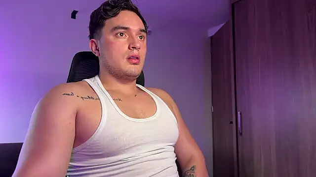 Snapshot of Robyn_Rocki chatting on February 1, 10:41 pm Robyn Rocki online show from February 1, 10:41 pm