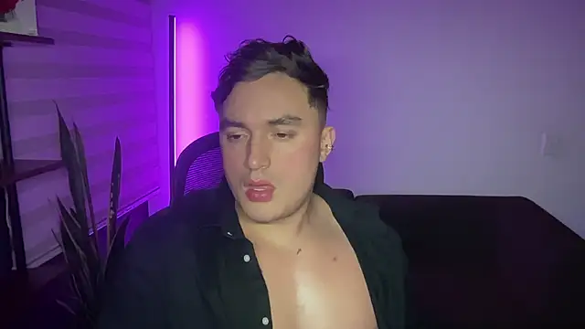 Snapshot of Robyn_Rocki chatting on February 10, 1:21 am Robyn Rocki online show from February 10, 1:21 am