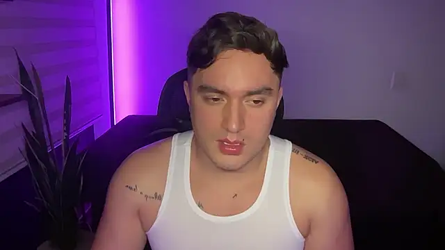 Snapshot of Robyn_Rocki chatting on February 12, 1:55 am Robyn Rocki online show from February 12, 1:55 am