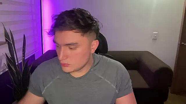 Snapshot of Robyn_Rocki chatting on February 12, 3:29 pm Robyn Rocki online show from February 12, 3:29 pm