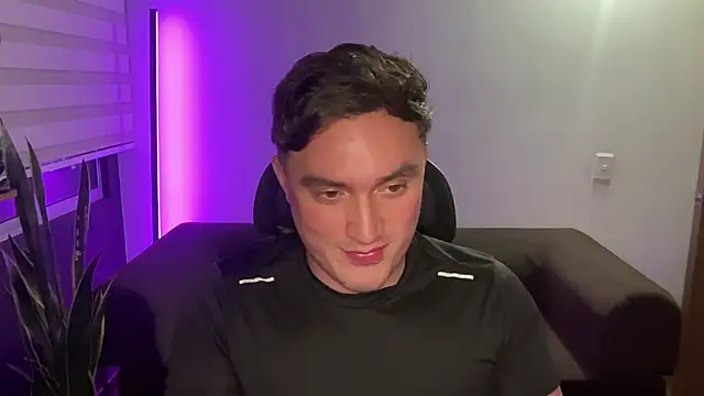 Snapshot of Robyn_Rocki chatting on February 14, 2:41 am Robyn Rocki online show from February 14, 2:41 am