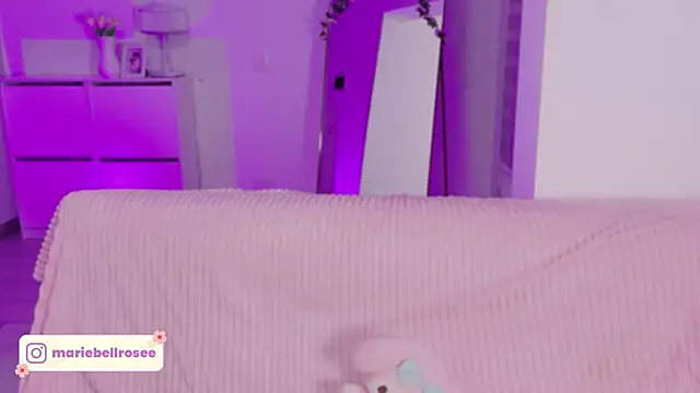 Blush Marie online show from June 3, 3:31 am