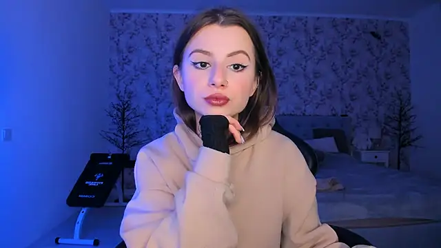 Snapshot of Hot_Molly5 chatting on February 7, 6:55 pm Hot Molly5 online show from February 7, 6:55 pm