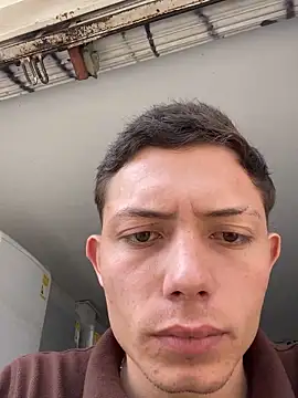 santiObrero online show from February 12, 3:18 pm