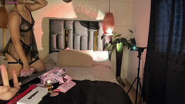 sophia willliamss online show from February 13, 11:50 am