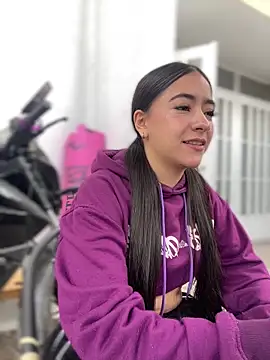 Snapshot of AuroraJohns_Pink chatting on January 31, 8:18 pm AuroraJohns Pink online show from January 31, 8:18 pm