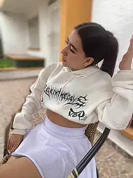 Snapshot of AuroraJohns_Pink chatting on February 19, 7:54 pm AuroraJohns Pink online show from February 19, 7:54 pm