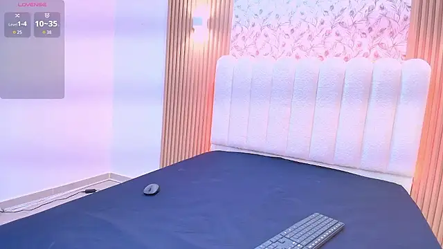 Snapshot of Amira_Alzahra chatting on February 8, 5:22 am Amira Alzahra online show from February 8, 5:22 am