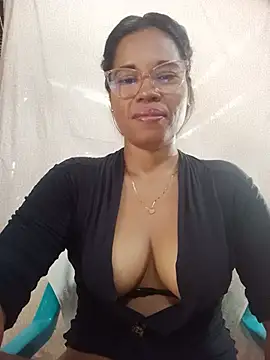 Snapshot of Yandris_1212 chatting on July 13, 2:09 pm Yandris 1212 online show from July 13, 2:09 pm