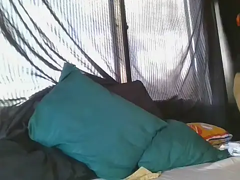 Snapshot of Andres1037 chatting on March 1, 5:15 pm Andres1037 online show from March 1, 5:15 pm