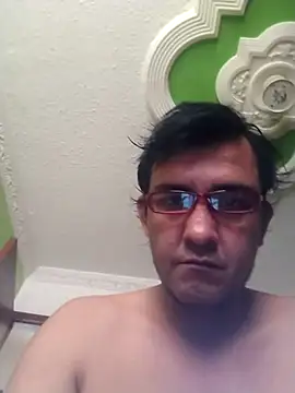 Snapshot of Juanstevan2724 chatting on February 3, 4:56 pm Juanstevan2724 online show from February 3, 4:56 pm