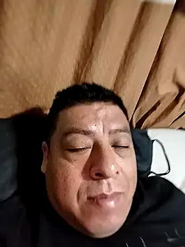 Snapshot of Bigmonstrr chatting on January 16, 5:44 am Bigmonstrr online show from January 16, 5:44 am