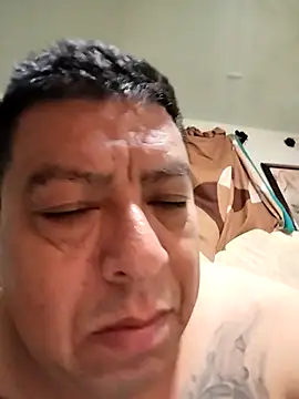 Snapshot of Bigmonstrr chatting on January 17, 5:34 am Bigmonstrr online show from January 17, 5:34 am