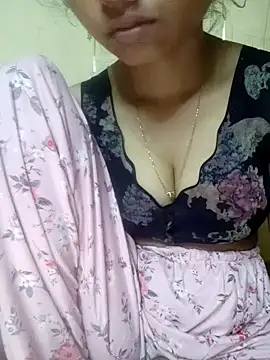 Snapshot of annugirl chatting on February 19, 10:11 am annugirl online show from February 19, 10:11 am