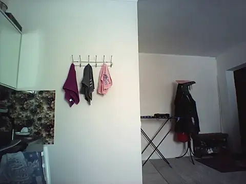 Snapshot of bella2322 chatting on January 18, 3:54 am bella2322 online show from January 18, 3:54 am