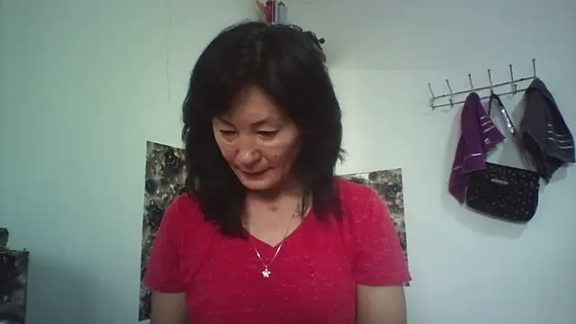 Snapshot of bella2322 chatting on February 11, 4:28 am bella2322 online show from February 11, 4:28 am