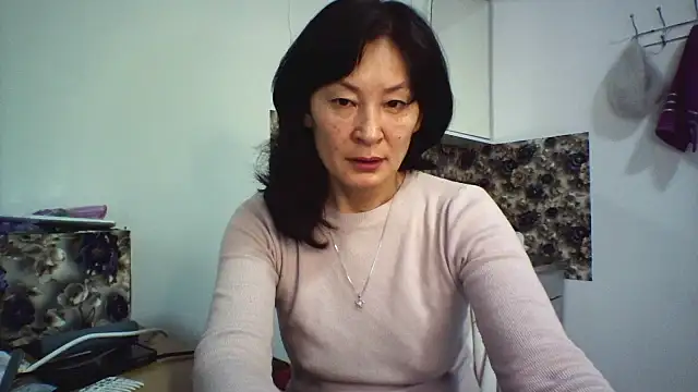 Snapshot of bella2322 chatting on February 13, 4:52 am bella2322 online show from February 13, 4:52 am