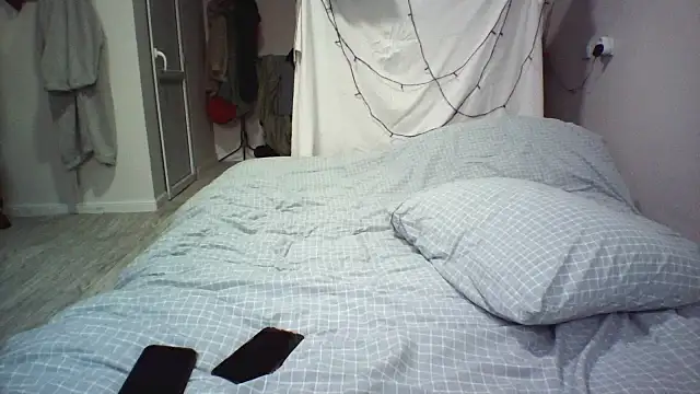 Snapshot of bella2322 chatting on February 15, 11:41 am bella2322 online show from February 15, 11:41 am