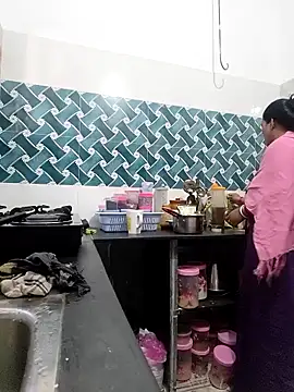 Snapshot of Hot-Tinaa chatting on February 27, 2:33 am Hot-Tinaa online show from February 27, 2:33 am