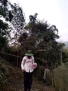 lia-coy online show from March 29, 2:22 am