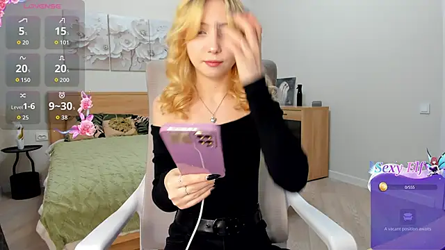 Snapshot of sweet_bl0nde chatting on February 7, 8:40 am sweet bl0nde online show from February 7, 8:40 am