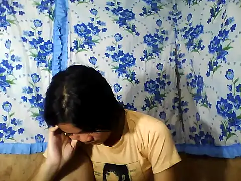 PinaySkinnyJust18 online show from April 4, 9:23 pm