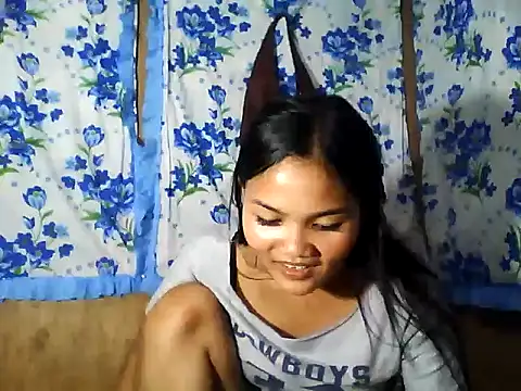 PinaySkinnyJust18 online show from April 10, 10:53 am