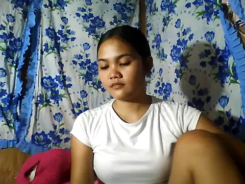 PinaySkinnyJust18 online show from July 6, 9:50 am