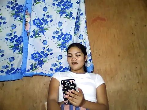 PinaySkinnyJust18 online show from July 12, 4:25 am