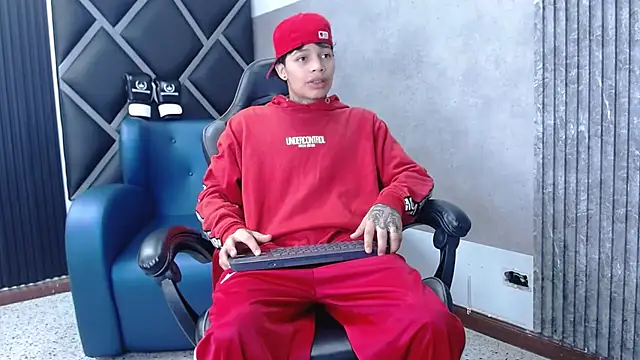 Dogan Renzo0 online show from February 6, 7:28 pm