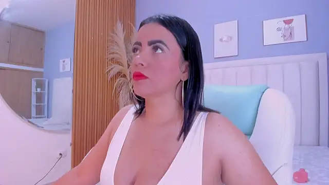 Snapshot of helen_jonesx chatting on February 11, 12:10 pm helen jonesx online show from February 11, 12:10 pm