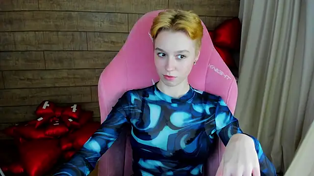 Snapshot of AgataGate chatting on February 15, 7:51 am AgataGate online show from February 15, 7:51 am