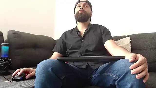 Snapshot of SpermsBank chatting on December 7, 6:37 pm SpermsBank online show from December 7, 6:37 pm