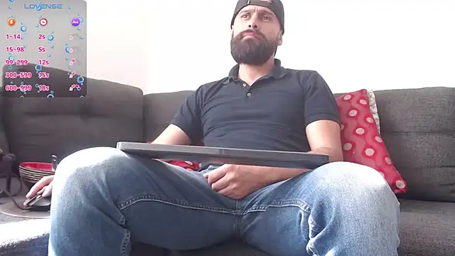 Snapshot of SpermsBank chatting on December 20, 2:05 pm SpermsBank online show from December 20, 2:05 pm