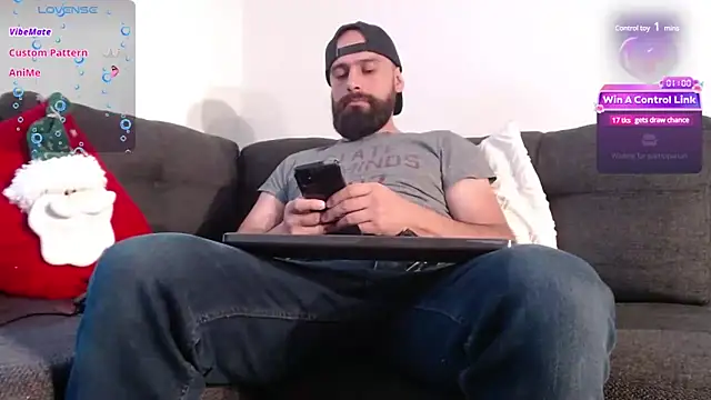Snapshot of SpermsBank chatting on December 25, 9:43 pm SpermsBank online show from December 25, 9:43 pm