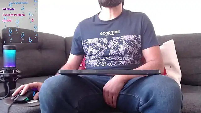 Snapshot of SpermsBank chatting on January 27, 8:39 pm SpermsBank online show from January 27, 8:39 pm