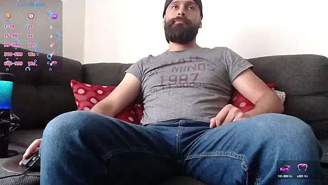 Snapshot of SpermsBank chatting on February 10, 8:53 pm SpermsBank online show from February 10, 8:53 pm