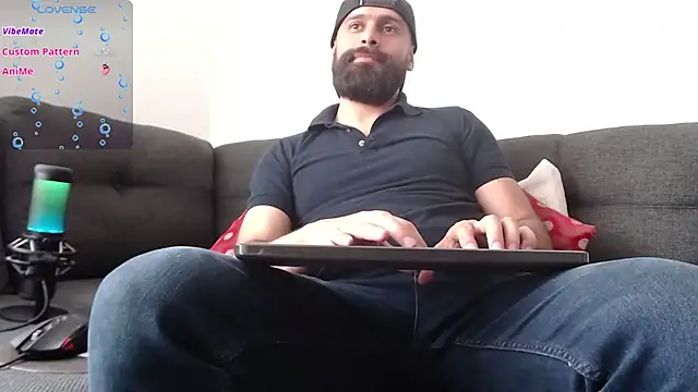 Snapshot of SpermsBank chatting on March 12, 6:11 pm SpermsBank online show from March 12, 6:11 pm
