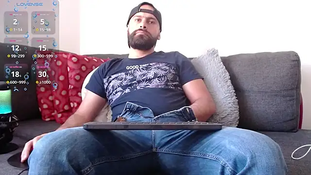 Snapshot of SpermsBank chatting on September 28, 9:31 pm SpermsBank online show from September 28, 9:31 pm
