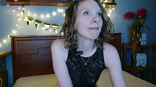 Daisy Lovely online show from February 26, 6:23 am